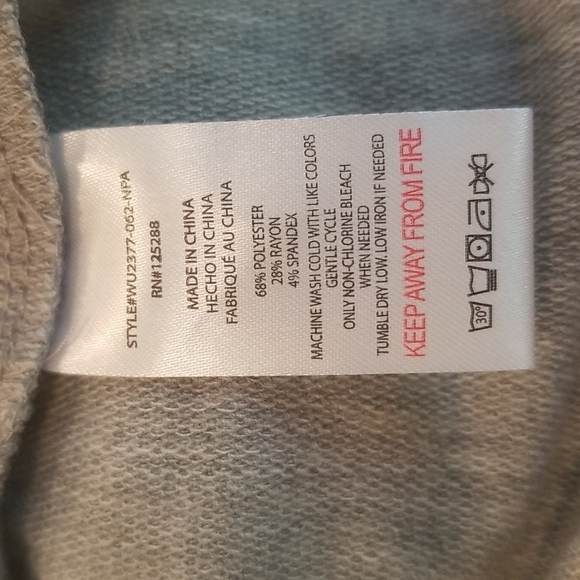 💕RAE DUNN💕 Boss Lady Graphic Sweatshirt M NWT - Picture 7 of 7